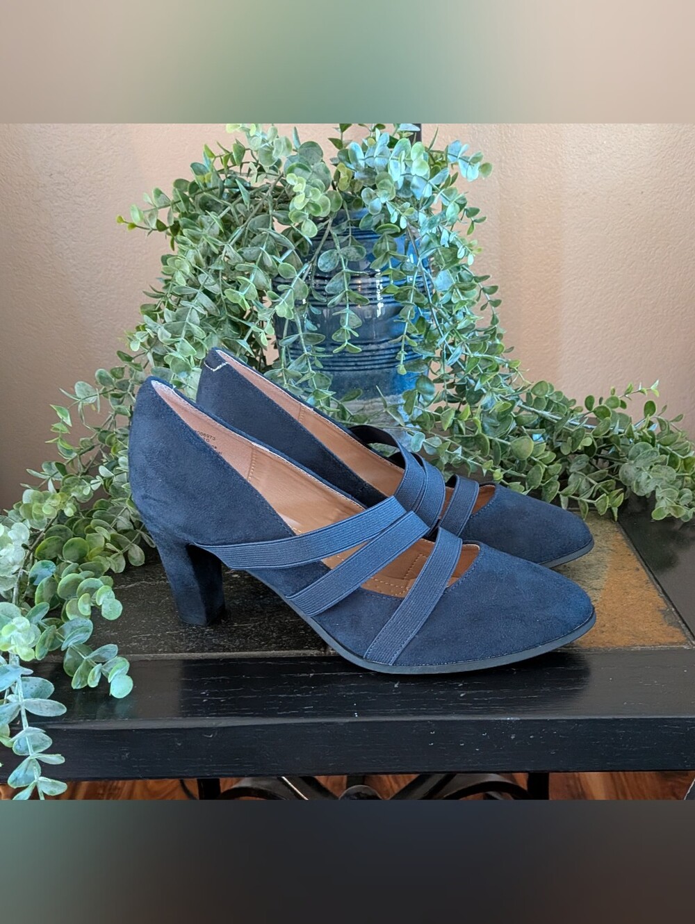 NWT! Journee Collection Navy Faux Suede Block Heel Pump Size 10M